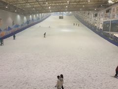 -乔波室内滑雪场