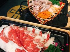 -湊湊火锅·茶憩(杭州湖滨银泰in77店)