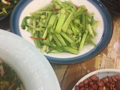 素炒水芹菜-八张桌子(老店)