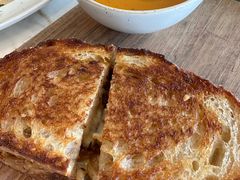 -ROAST coffee & eatery