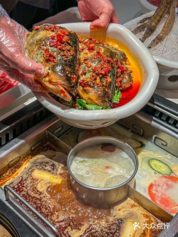 早就听说他们家的鱼头火锅是一绝，滨江天街这家好像还是