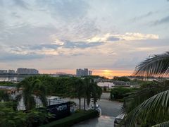 -皇马海口湾海景酒店(万绿园秀英港店)