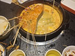 -两三事小郡肝串串香火锅(桂庙店)