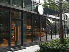 -星巴克(前滩世贸中心店)