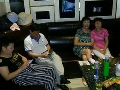 -环球梦主题KTV(曲阳生活购物中心店)