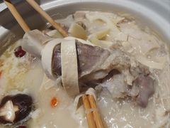 -三人行骨头王火锅(长寿店)