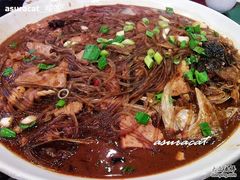 鱼头泡饼(饼还没放呢...)-东四民芳餐厅(世茂工三店)