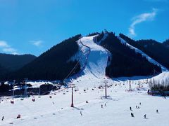 -丝绸之路山地度假区滑雪场