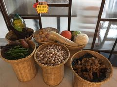 -山里人湘菜·山茶油炒土鸡(嘉邻中心店)