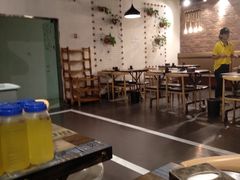大堂-鸡遇虾煲干锅火锅(小寨金莎店)