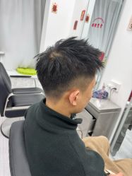 -LILI·HAIR SALON理理造型