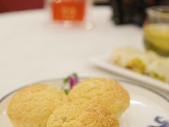 酥皮粒粒菠萝包-龙的酒楼·手工早茶·顺德菜(近良路店)