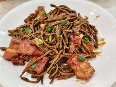 豆角干焖五花肉-大欢喜饭店(江怡路店)