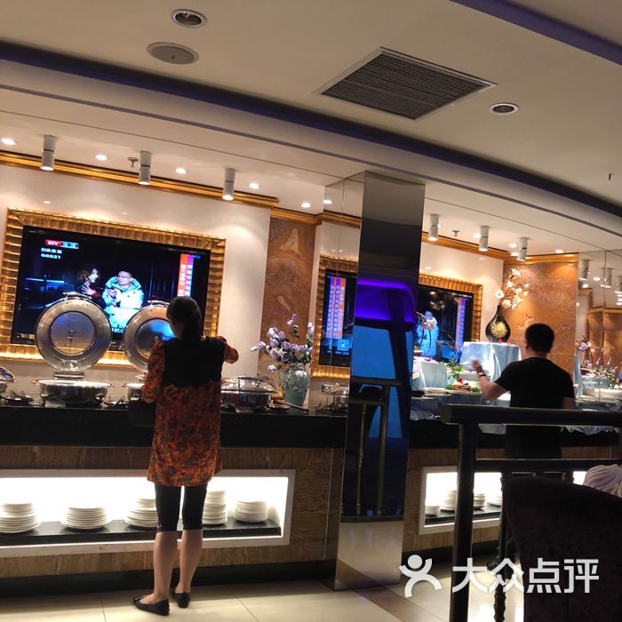 成都电视塔餐厅自助餐图片