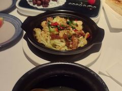 -八府香鸭·啫啫煲(华山路店)