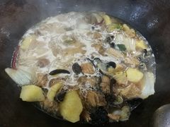 -粘豆包柴火铁锅炖