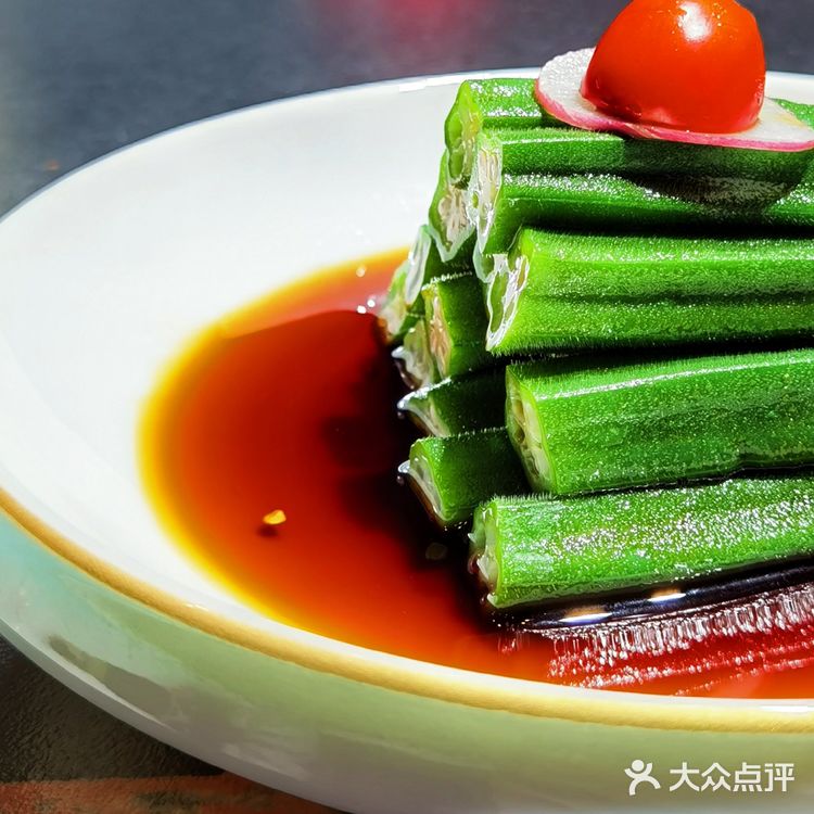 有好声音歌手驻唱的网红小龙虾乐园,还是闵行热门榜第一!