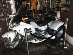 -苏州金鸡湖中茵皇冠假日酒店