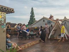 -小草屋轰趴馆别墅派对新场团建家庭聚会