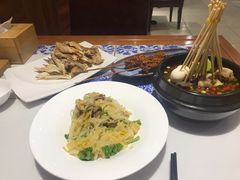 脆酸菜炝拌香螺-东方饺子王(大屯路店)