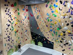 -ROCKPLUS攀岩馆(环宇城店)