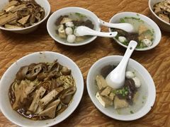 -松树干拌面店