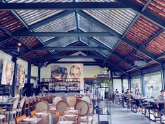 -喜洲吧·江畔老船厂·庭院餐厅(喜临院店)