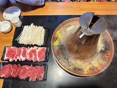 -果松木炭酸菜铜火锅·外婆参鸡汤