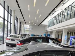 -上海宝信宝马4S店