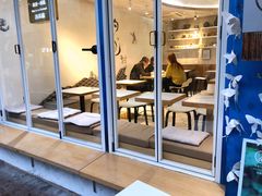 面包甜点陈列柜-茶是一枝花泡茶店