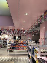 -嗨本可潮玩仓(大兴大悦春风里店)