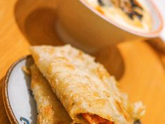 蛋饼夹里脊-小桃园·豆浆油条(复兴中路店)