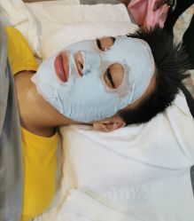 -苗方清颜专业祛痘·皮肤管理