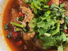 萝卜烧牛杂-百年粉蒸牛肉