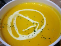 南瓜汤-HELLO 27 意面·沙拉·帕尼尼