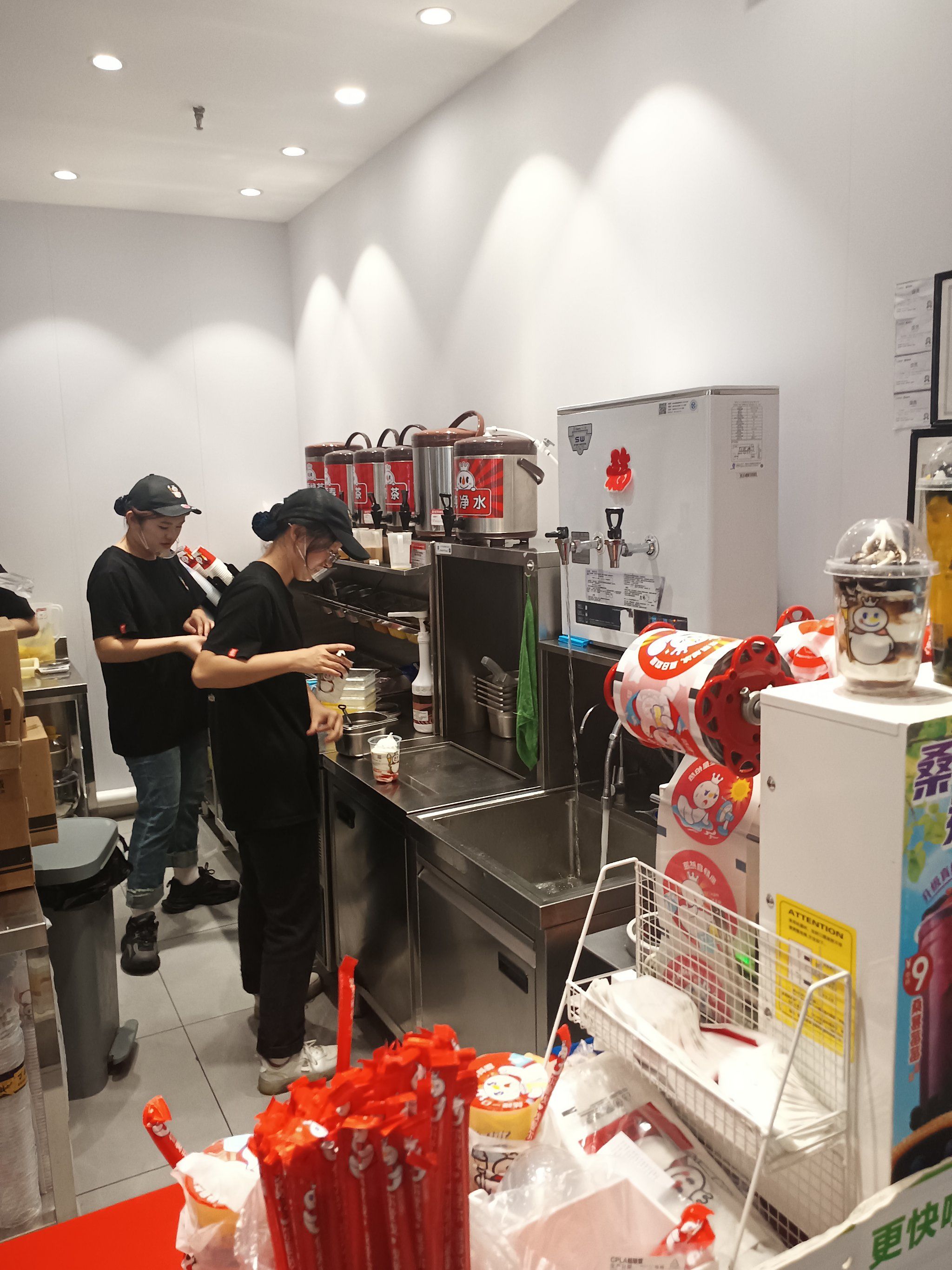 蜜雪冰城的柠檬水还是挺好喝的