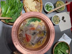 -阿婆情腊排骨火锅·野生菌季(古城旗舰店)