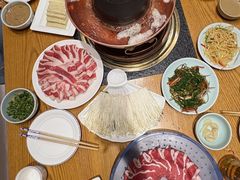 -额尔敦传统涮.冰煮羊火锅(乌兰察布体育场店)