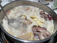 -三人行骨头王火锅(长寿店)