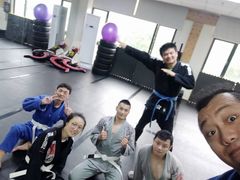 -金翼跆拳道巴西柔术拳击格斗学院