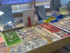 -天空之镜眼镜店蔡司依视路配镜授权零售店(望京颐堤港店)