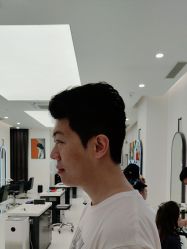 -侨治发型