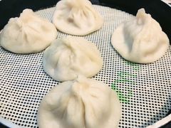 蟹黄小笼汤包-四宜糕团店(南大街店)