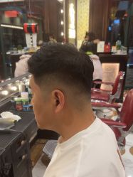 -东方先生国潮男士理发馆