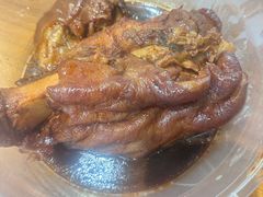 -老天桥酱肉烧饼夹肘子(天桥店)