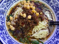 -渝之汇牛肉豌杂面