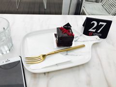 -UNI UNI(环亚凯瑟琳店)