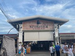 -席娜卡琳火车铁道夜市