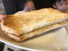 雪油加央烤麵包-何九海南茶店(鬼仔巷店)