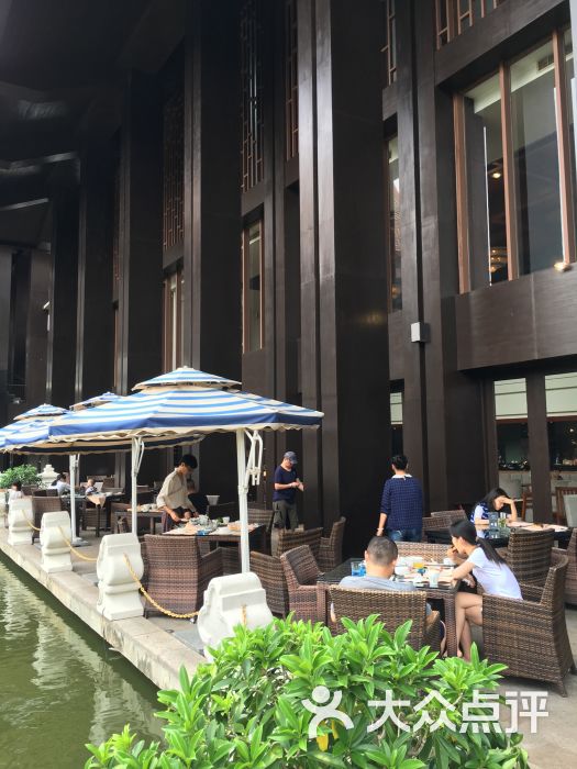 铂尔曼酒店左岸西餐厅的点评
